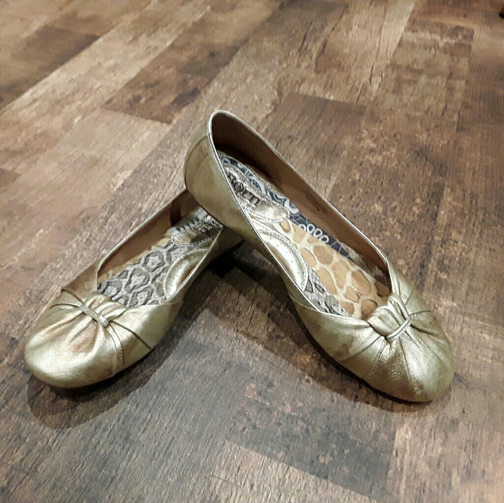 Born Gold/Brown leather ballet slip on flat women shoes size 7.5